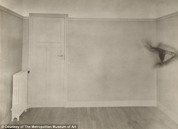 A room with eye (1930) A room with eye (1930)