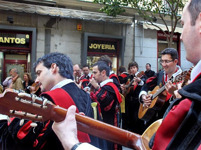 Tunos rondando en Madrid