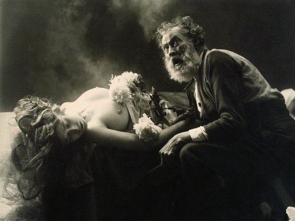 ¿En qué lugar te encontraré? Fotografía de Joan Vilatobà 1903