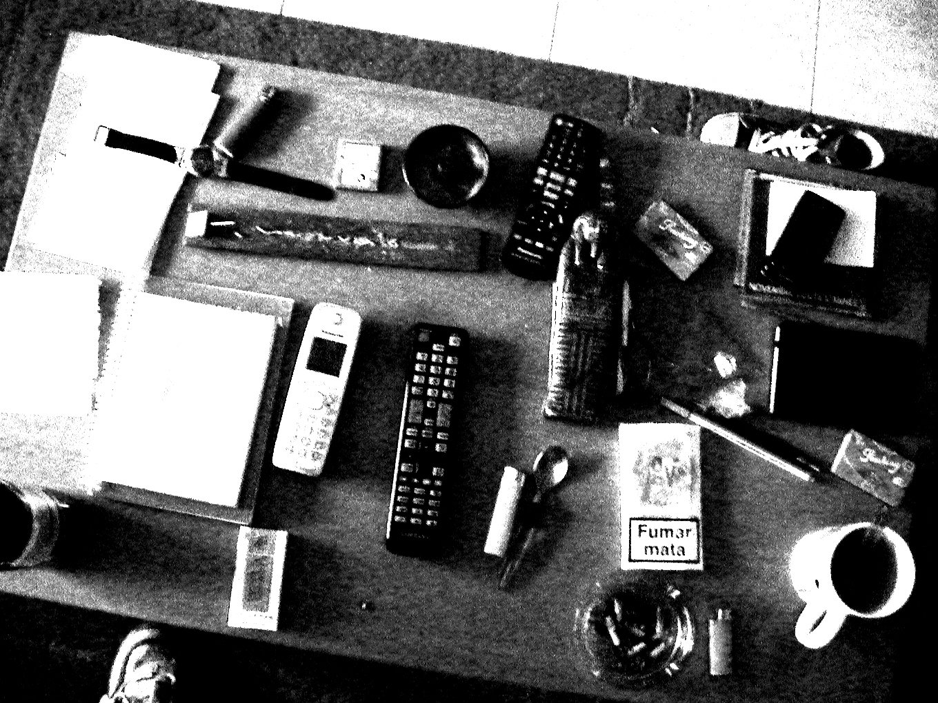 Un día cualquiera sobre la mesa de entonces. Fotografía de Olmo Z. Noviembre 2014 Un día cualquiera sobre la mesa de entonces. Fotografía de Olmo Z. Noviembre 2014