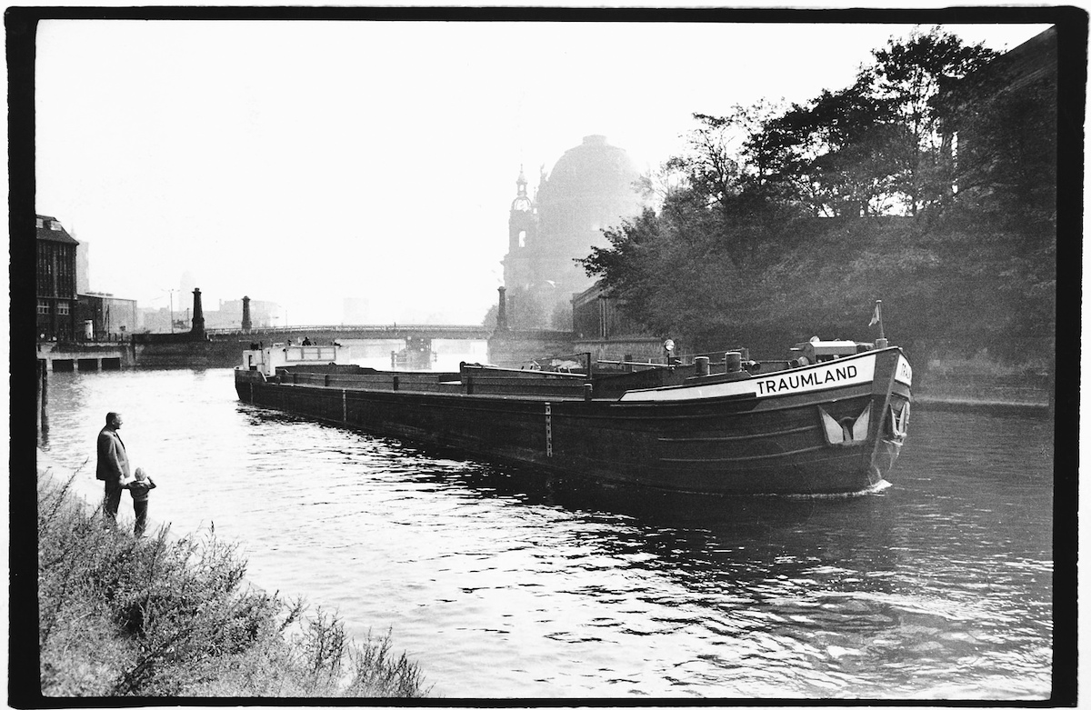 Evelyn Richter (El nombre de la barcaza se puede traducir como País de los sueños) Evelyn Richter (El nombre de la barcaza se puede traducir como País de los sueños)